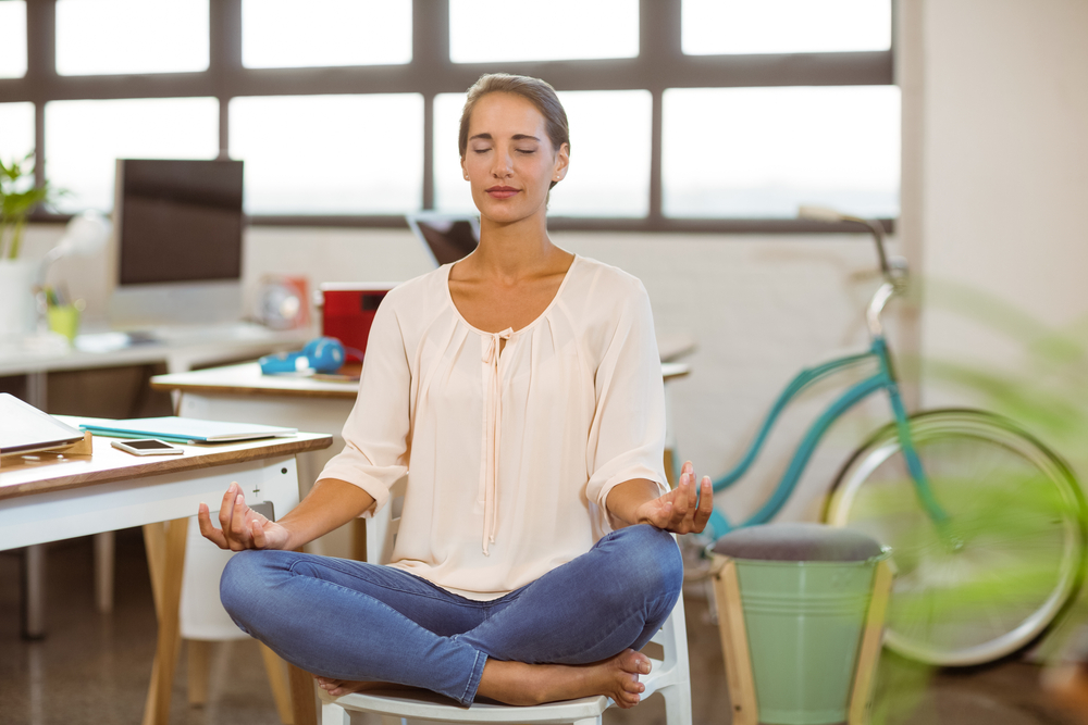 lo yoga posa da seduto