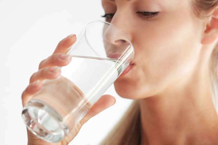 medicina dell'acqua per le infezioni del tratto urinario naturale