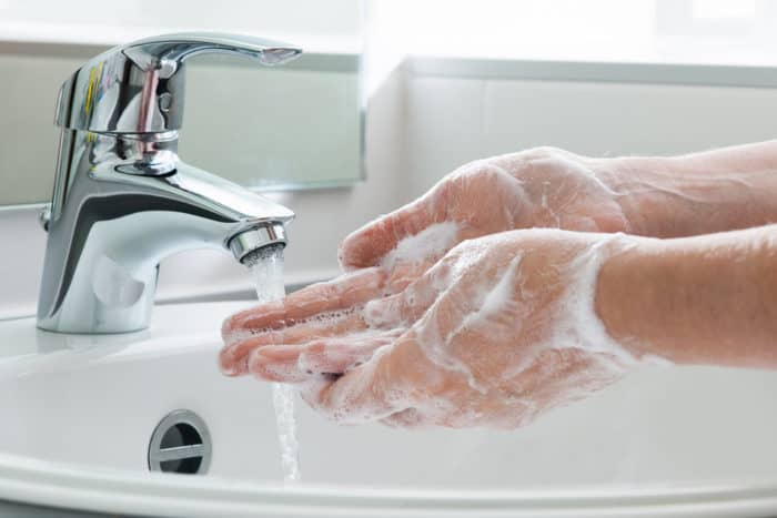 lavarsi le mani dopo il bagno