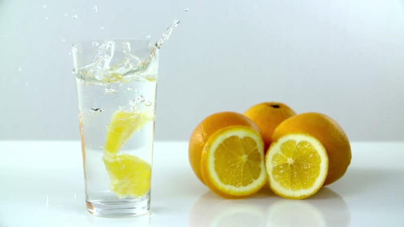 il mito dell'acqua al limone