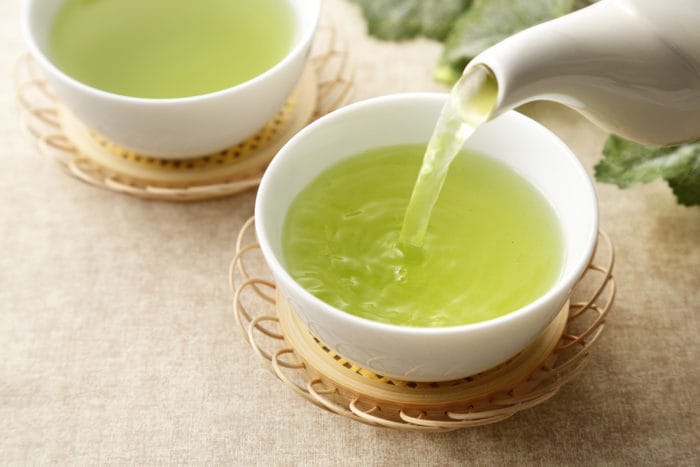 i benefici di bere il tè verde
