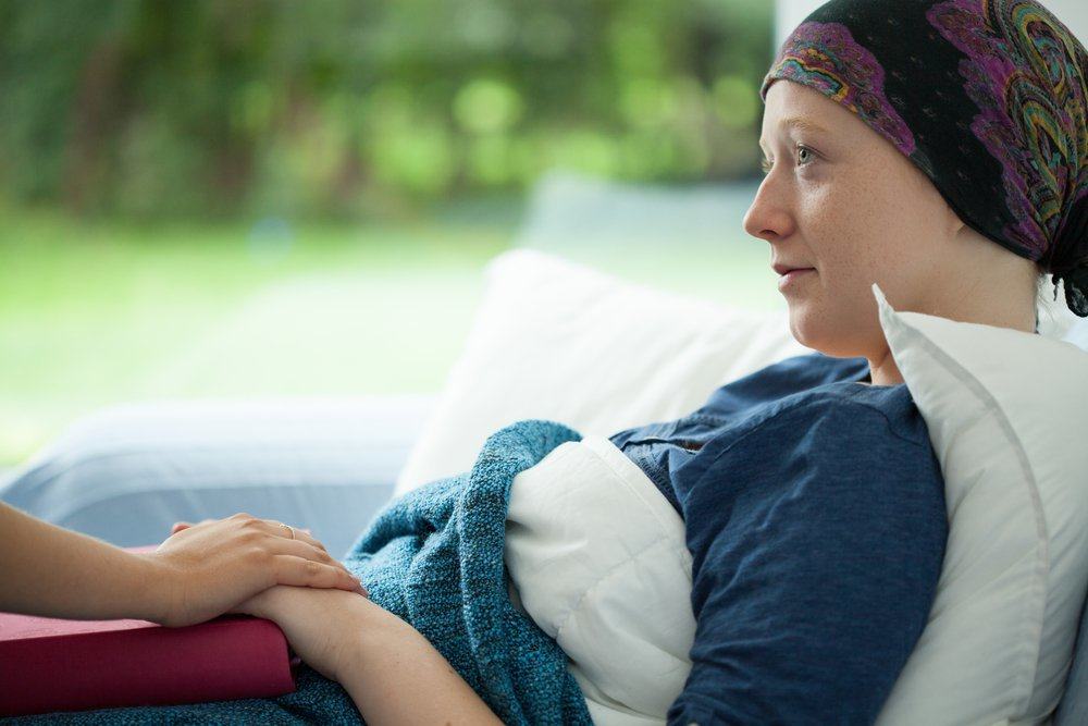 aiutare i malati di cancro con sintomi di cancro nelle donne