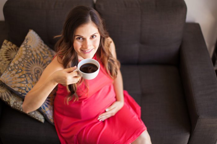bere un caffè durante la gravidanza