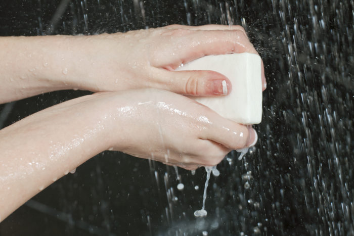 il sapone da bagno danneggia la pelle