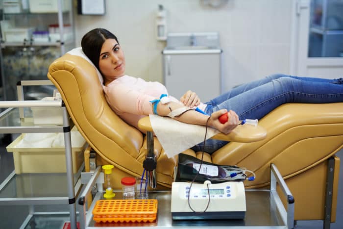 bere acqua prima della donazione di sangue