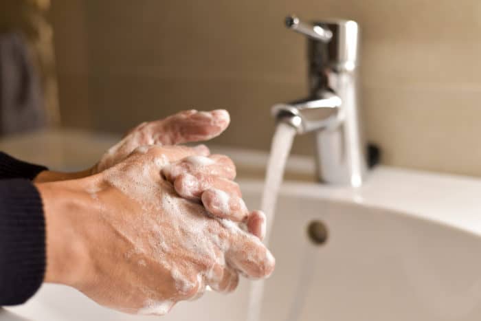 lavarsi le mani prima del sesso